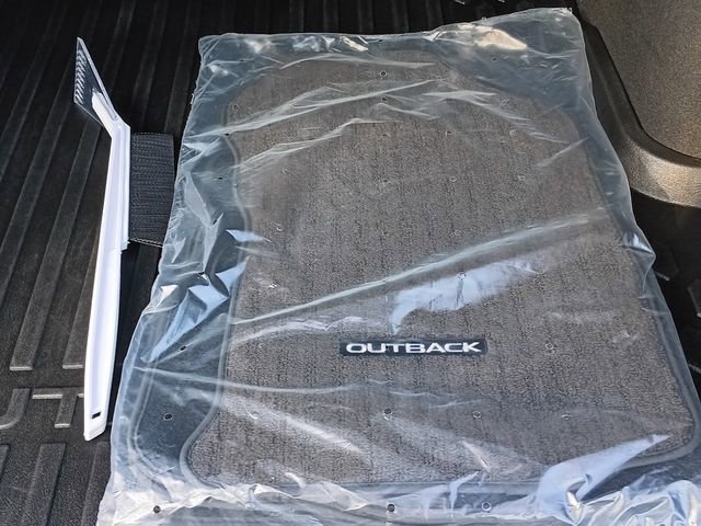 Used 2025 Subaru Outback Premium AWD/4WD image 31
