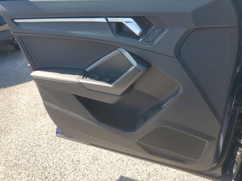 Used 2023 Audi Q3 2.0T Premium Plus w/ Premium Plus Package image 22