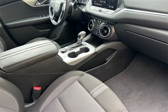 Used 2025 Chevrolet Blazer LT image 19