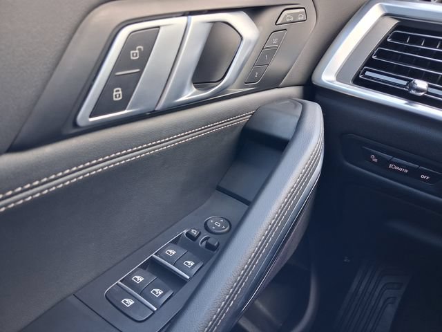 Used 2025 BMW X6 xDrive40i w/ Parking Assistance Package AWD/4WD image 14
