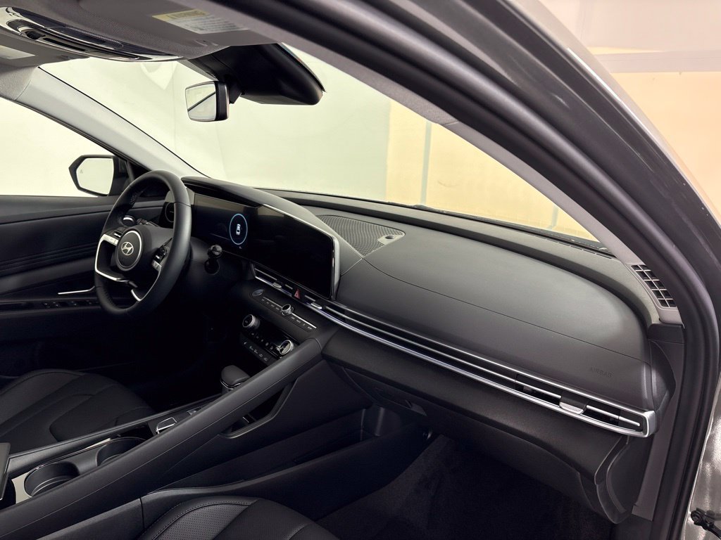 New 2026 Hyundai Elantra Limited FWD image 13