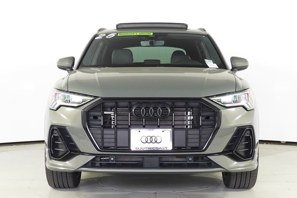 Used 2025 Audi Q3 2.0T Premium w/ Convenience Package AWD/4WD image 3