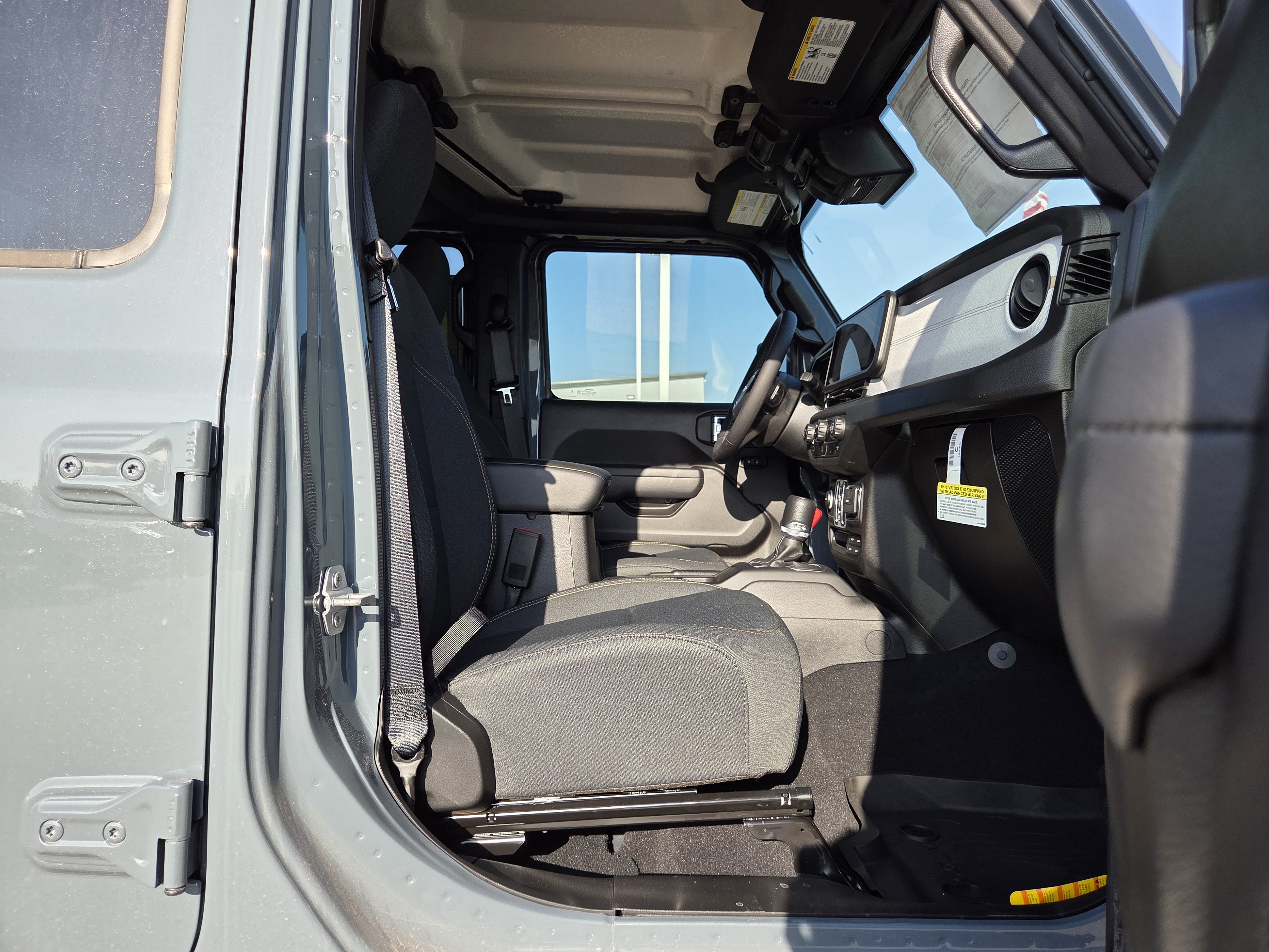 Used 2025 Jeep Gladiator Sport AWD/4WD image 19