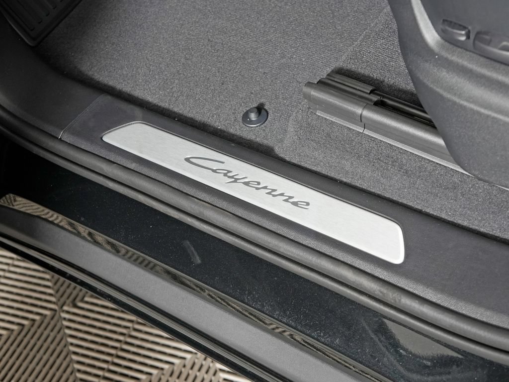 New 2026 Porsche Cayenne AWD/4WD image 18