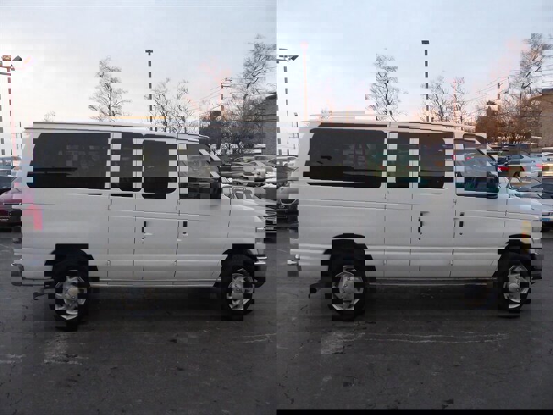 Used 2009 Ford E-350 and Econoline 350 XL image 8