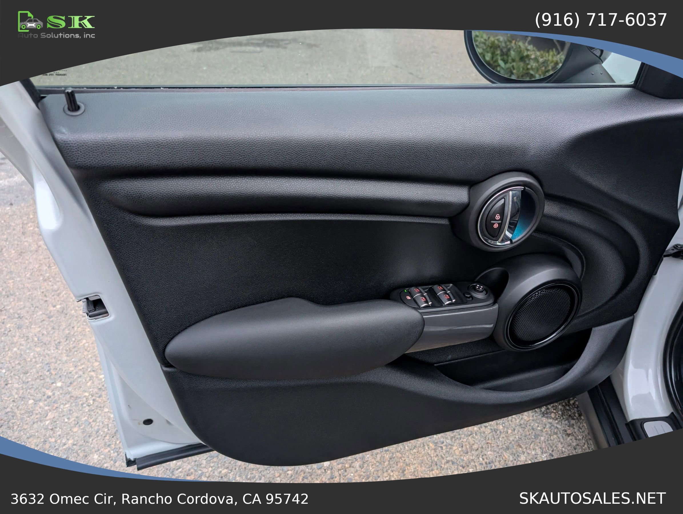 Used 2016 MINI Cooper 4-Door Hardtop image 25