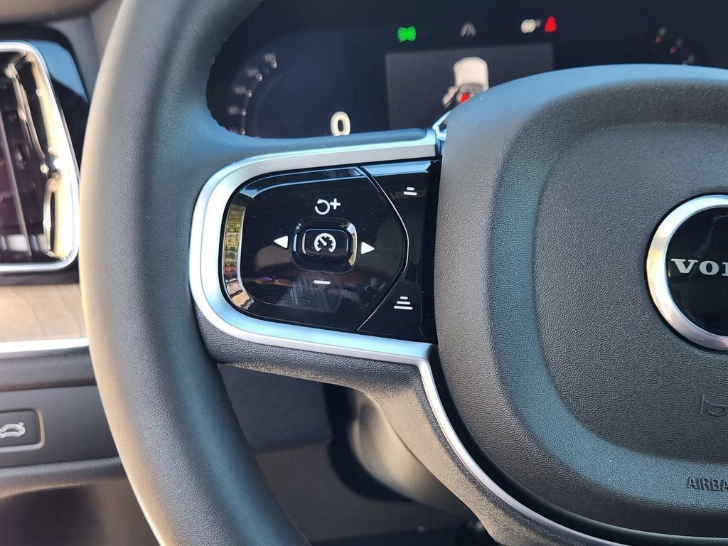 New 2026 Volvo XC60 B5 Plus w/ Protection Package Premier AWD/4WD image 9