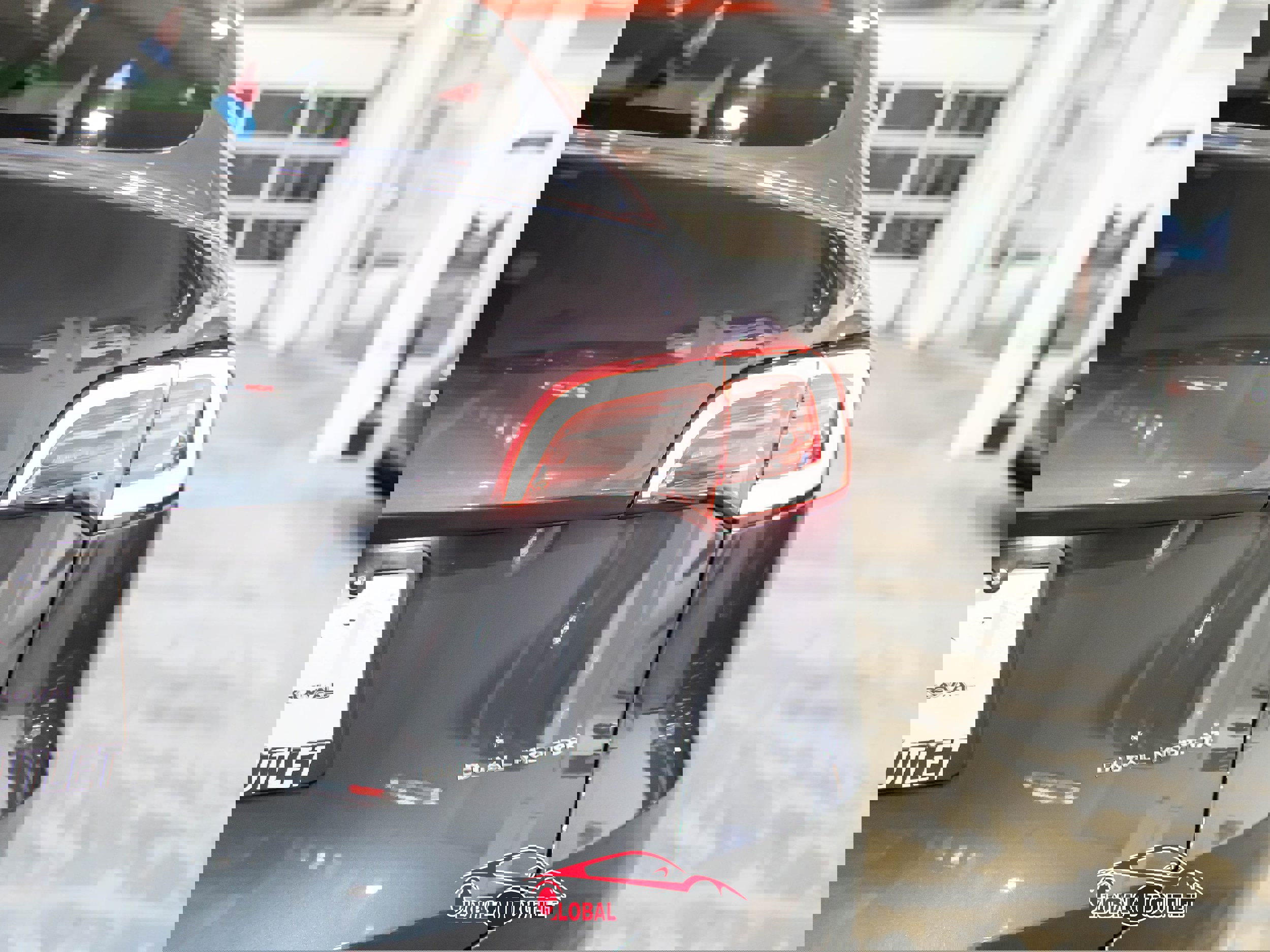 Used 2020 Tesla Model Y Long Range image 41