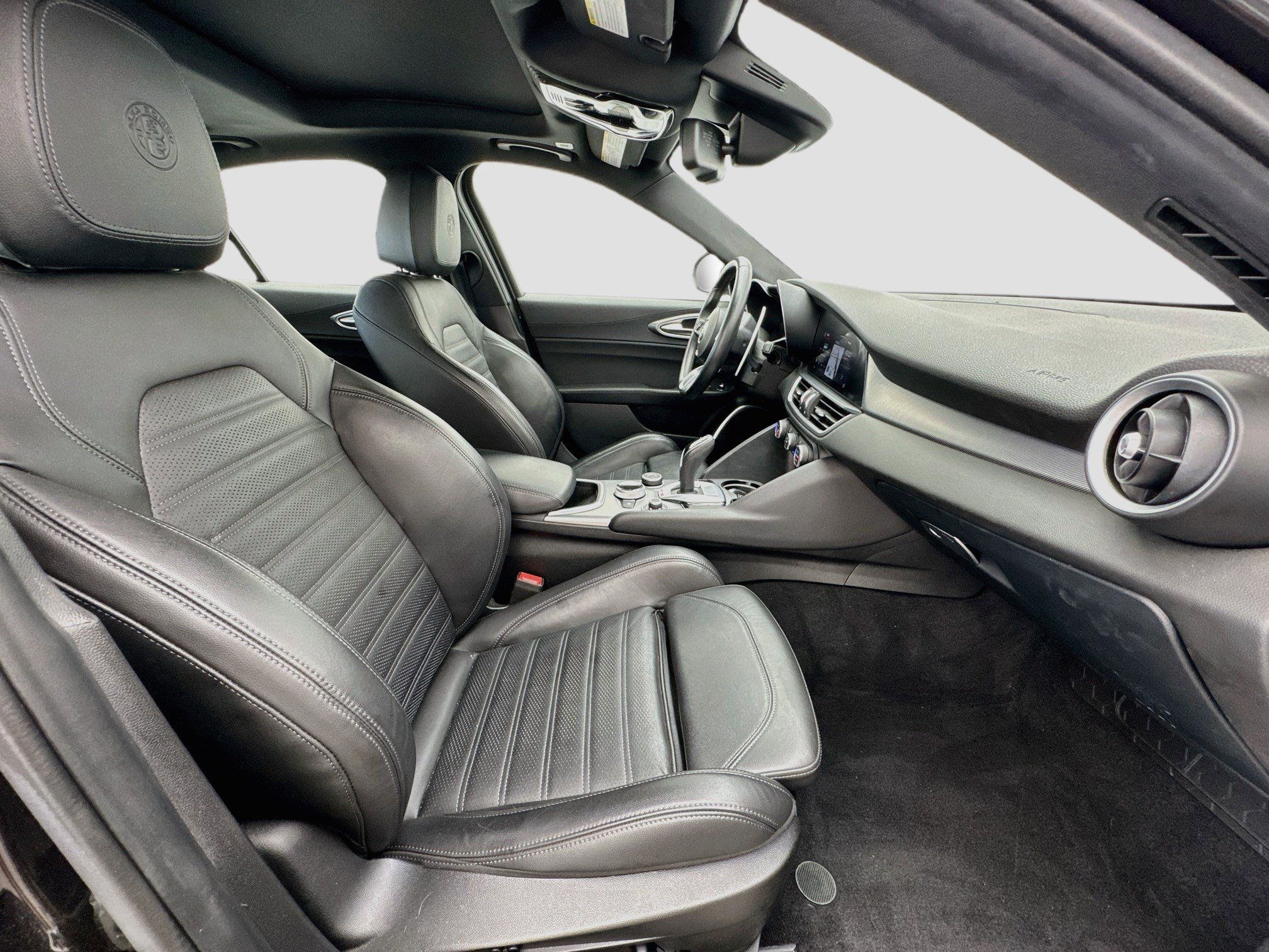 Used 2023 Alfa Romeo Giulia Veloce RWD image 20