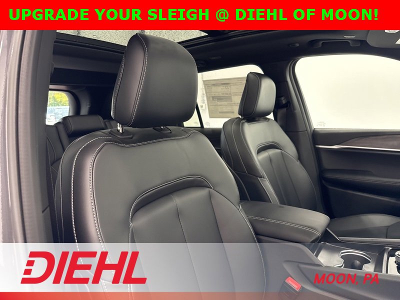 New 2025 Jeep Grand Cherokee Limited w/ Trailer Tow Package image 14