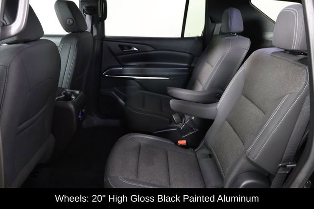 Used 2025 Chevrolet Traverse LT w/ Midnight/Sport Edition image 16