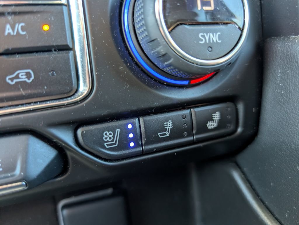 Used 2023 Chevrolet Suburban Premier image 24