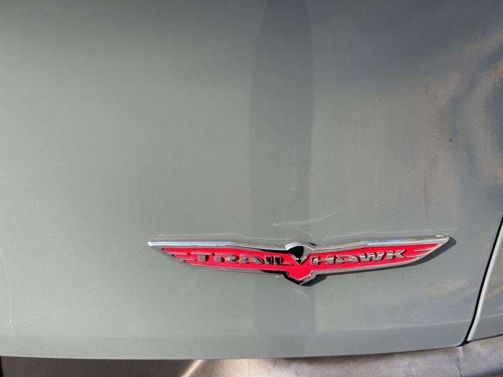 Used 2015 Jeep Cherokee Trailhawk w/ Comfort/Convenience Group image 10