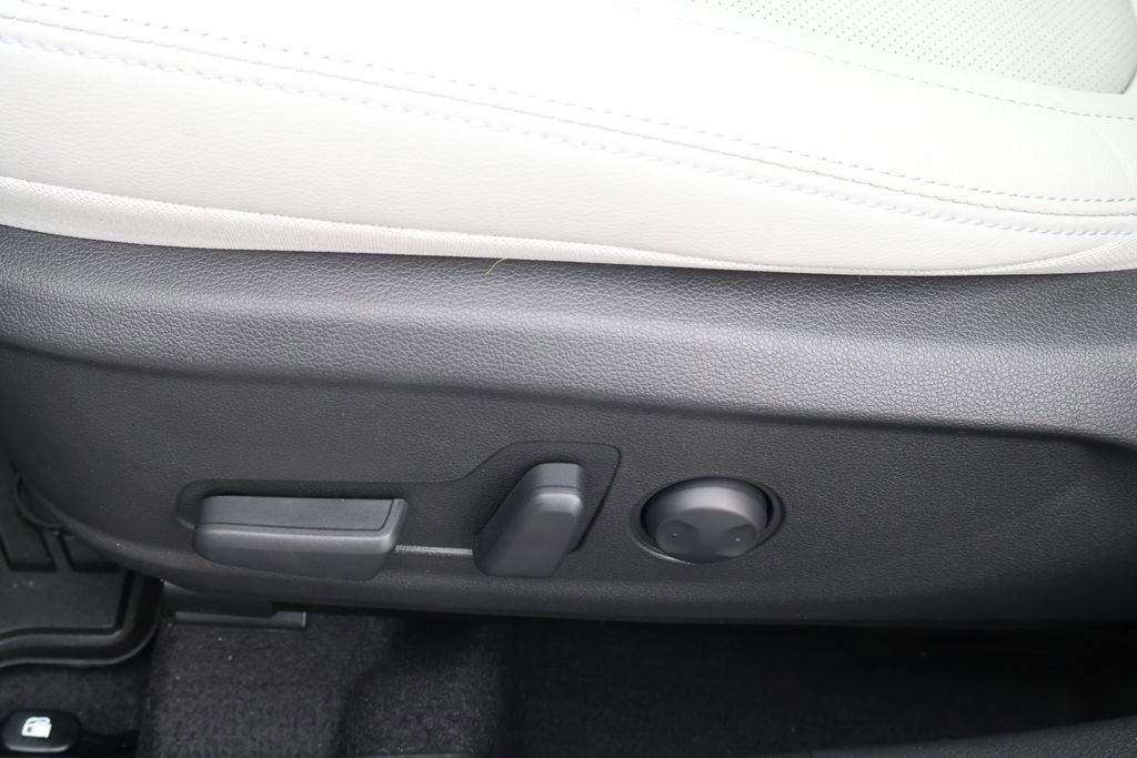 Used 2023 Hyundai Kona Limited w/ Cargo Package FWD image 34