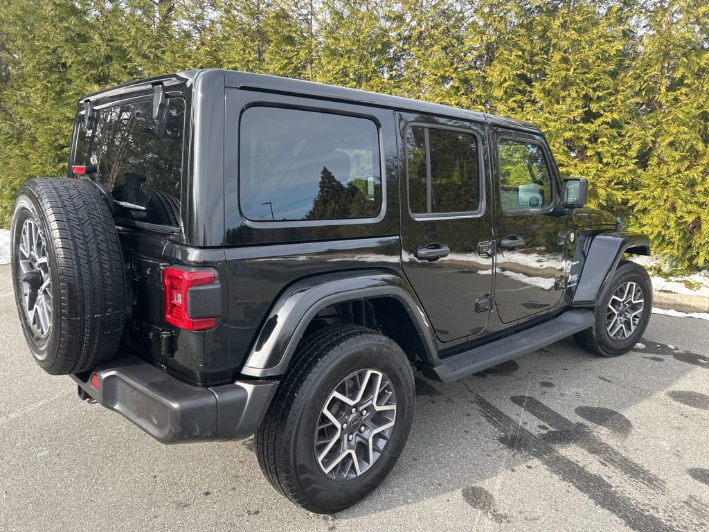 Used 2024 Jeep Wrangler Sahara image 7