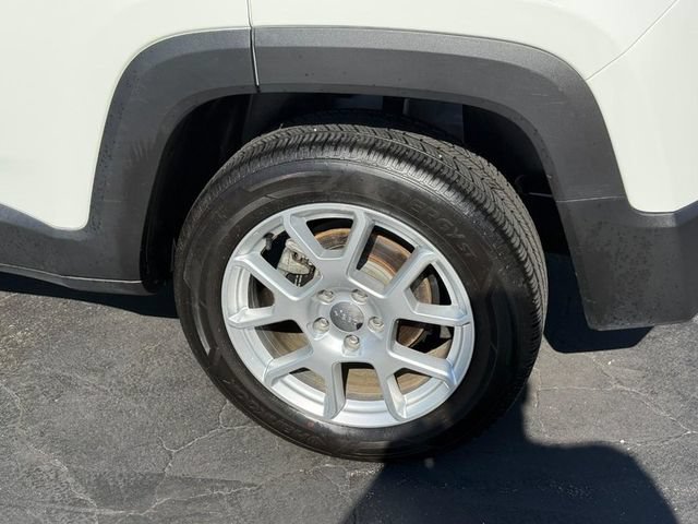 Used 2021 Jeep Renegade Latitude AWD/4WD image 4