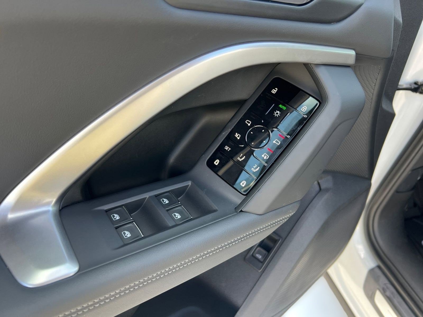 New 2025 Audi Q5 Premium image 12