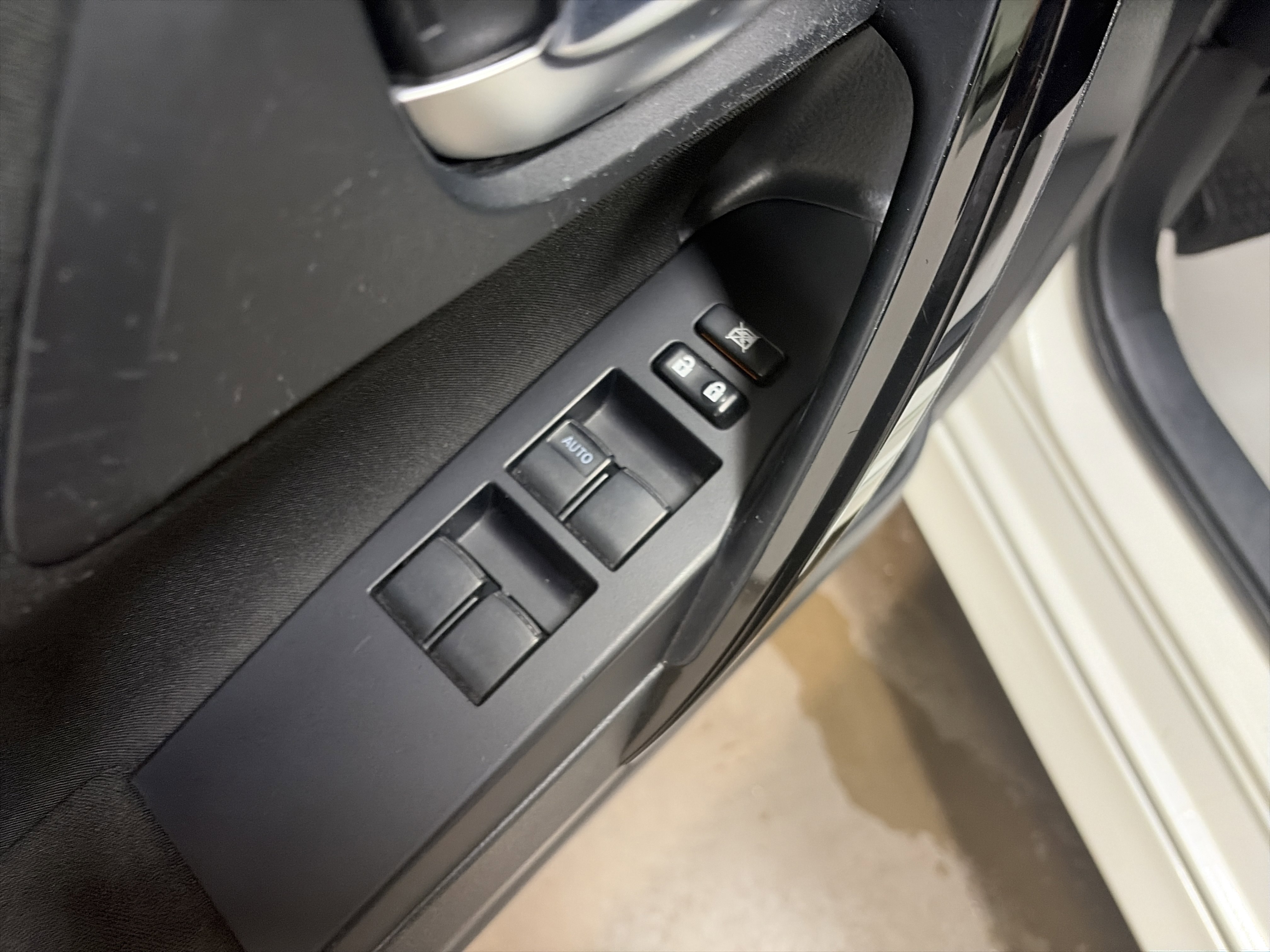 Used 2018 Toyota Corolla iM w/ All-Weather Mat Package image 23