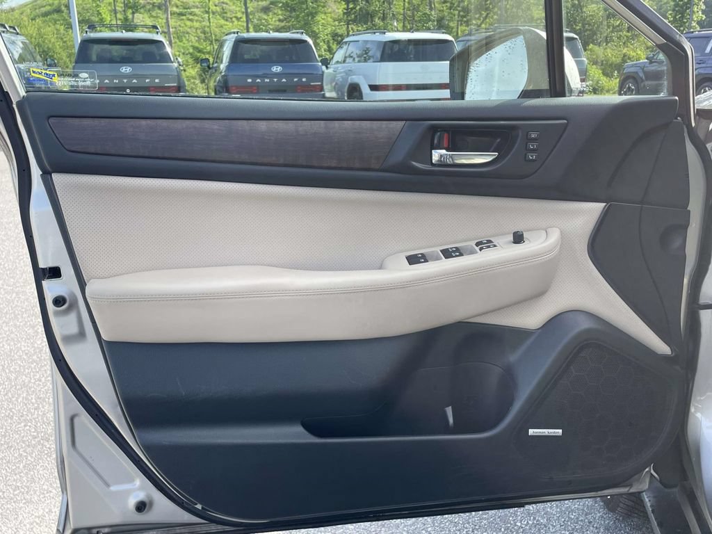 Used 2017 Subaru Outback 2.5i Limited AWD/4WD image 5