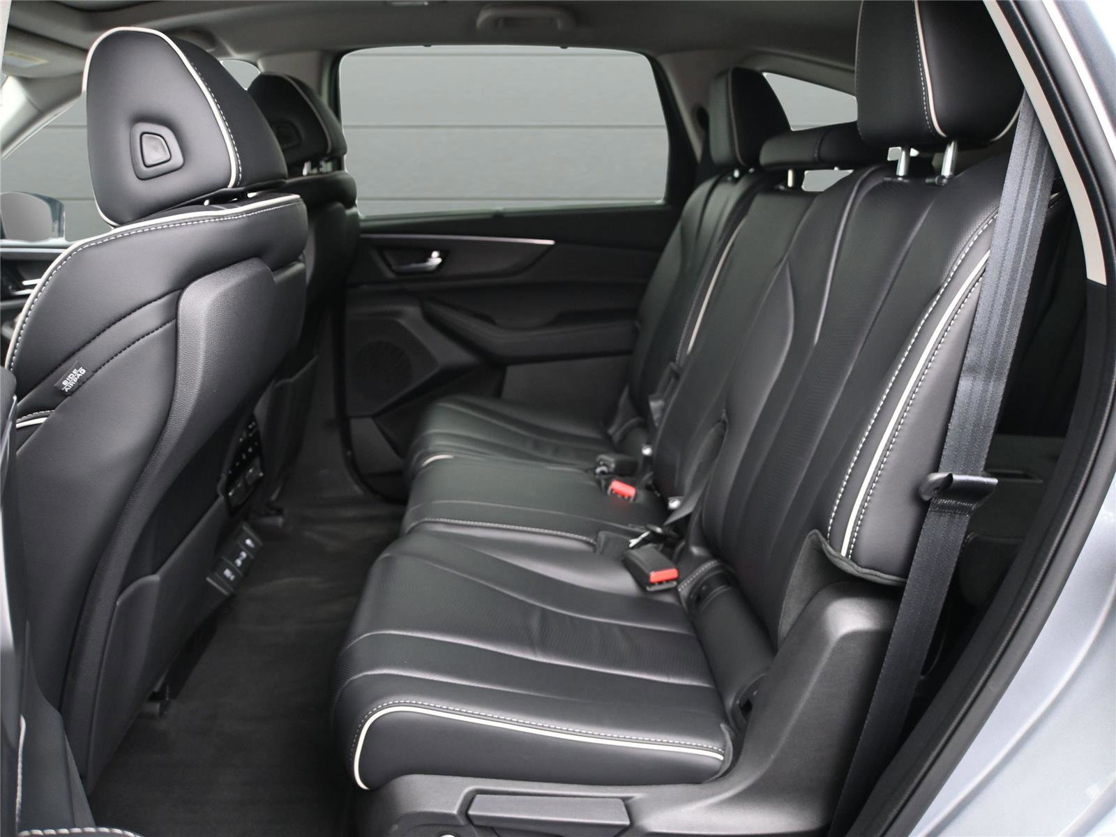 Used 2024 Acura MDX SH-AWD w/ Advance Package image 9