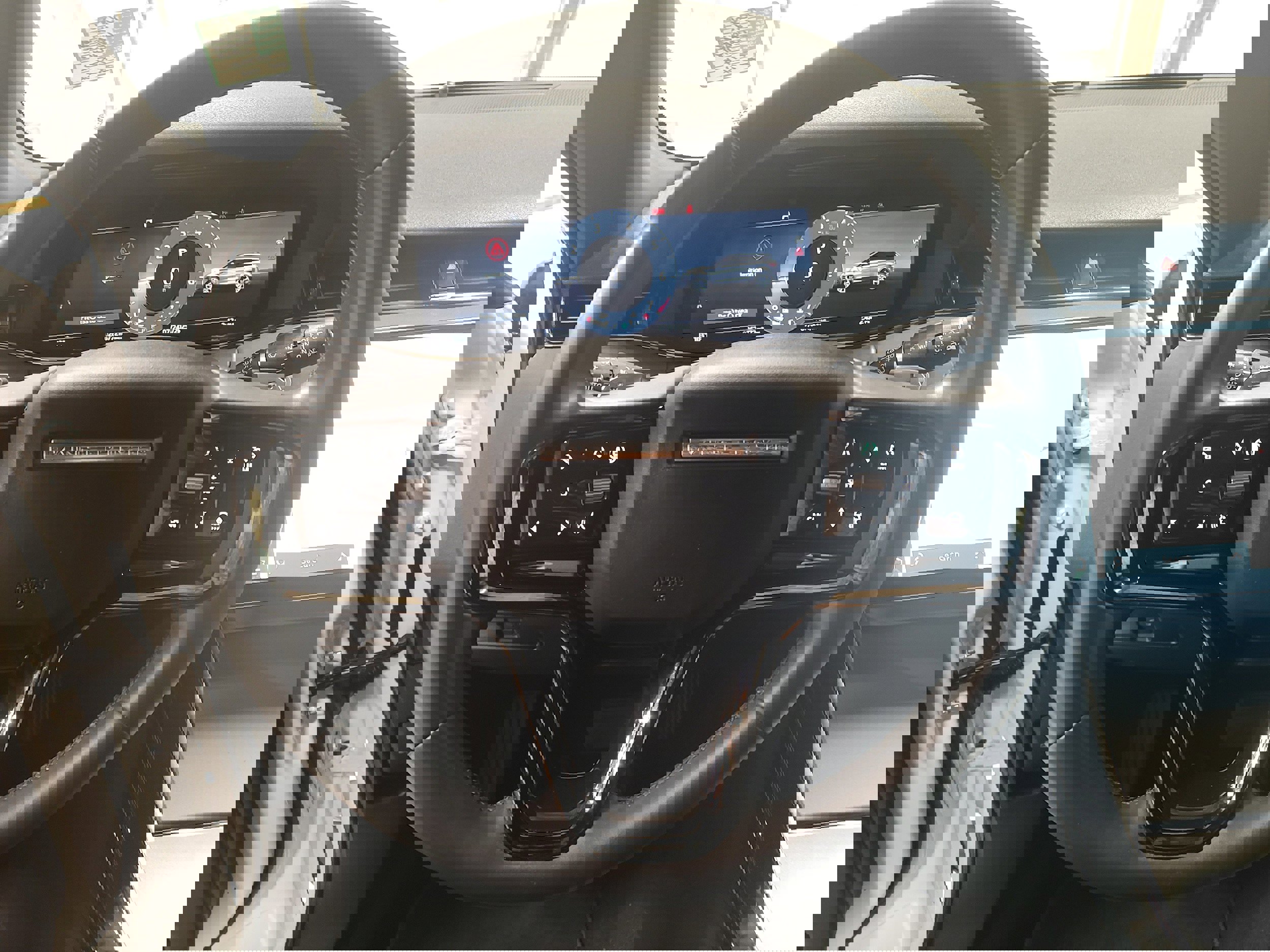 Used 2024 Land Rover Range Rover Evoque S image 5