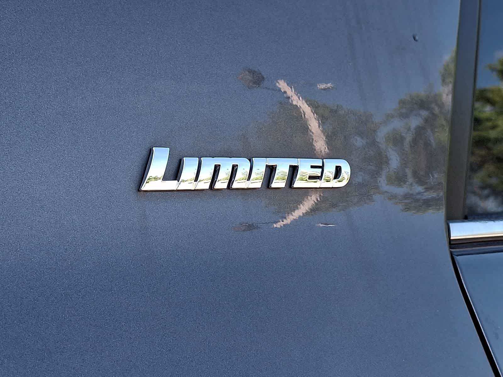 Used 2019 Toyota 4Runner Limited AWD/4WD image 10