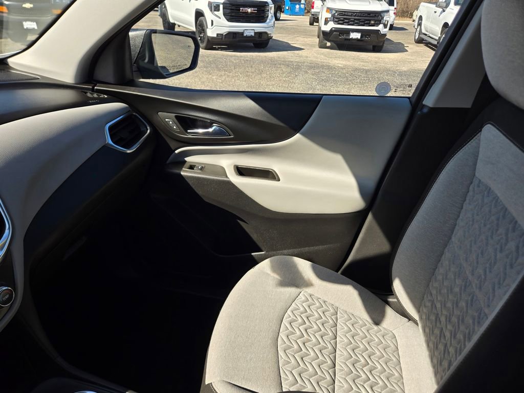 Used 2023 Chevrolet Equinox LS w/ LS Convenience Package image 15