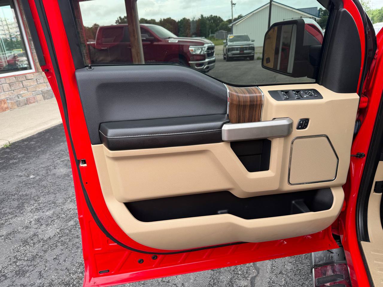 Used 2017 Ford F150 Lariat AWD/4WD image 12