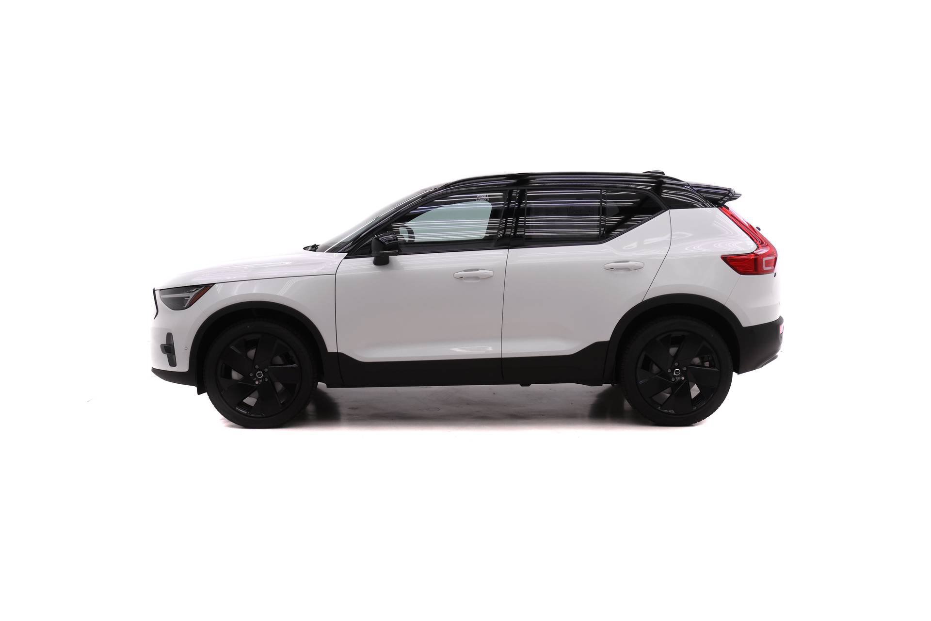 New 2026 Volvo XC40 B5 Ultra w/ Protection Package Premier AWD/4WD image 3