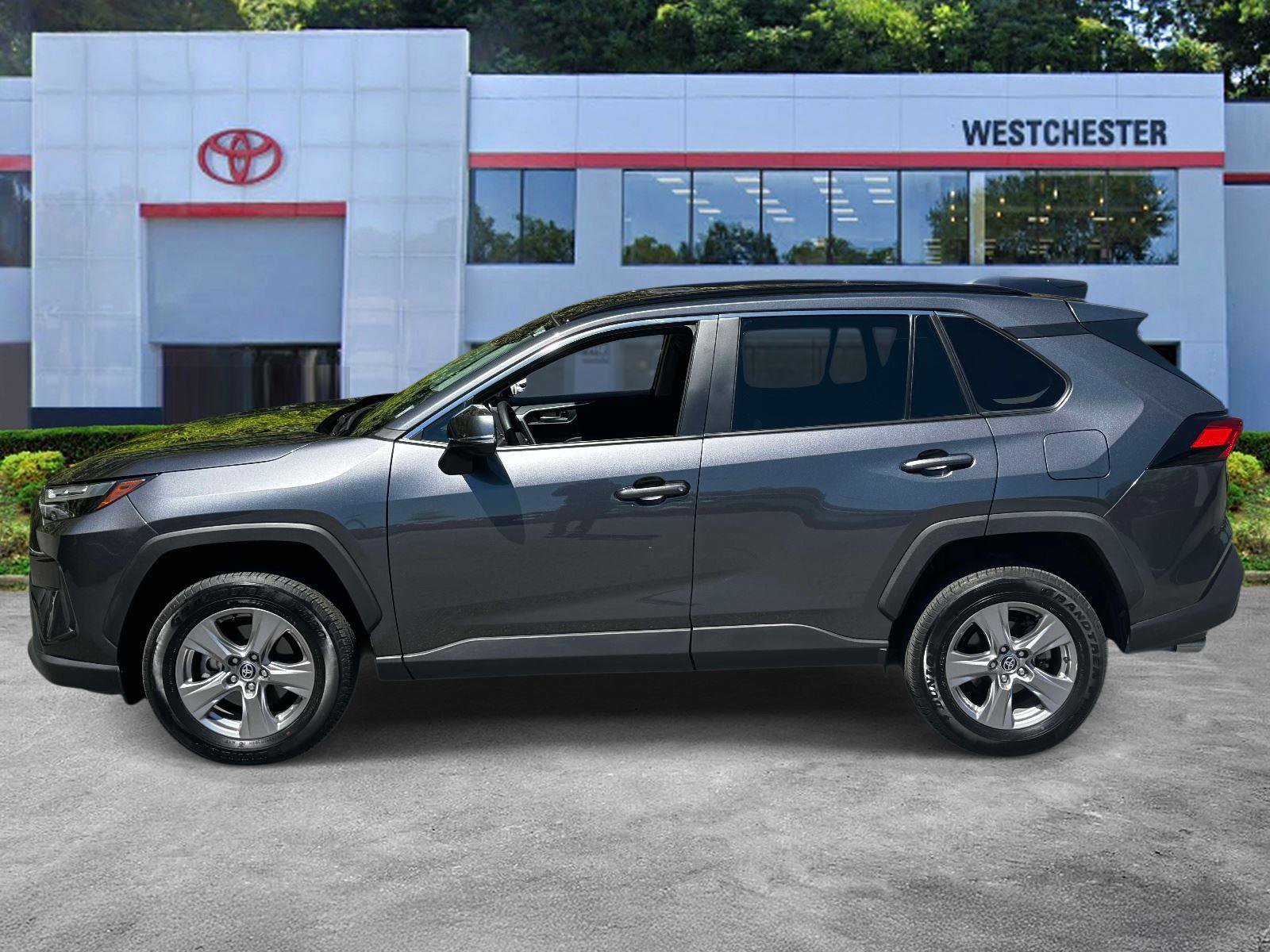 Used 2025 Toyota RAV4 XLE AWD/4WD image 8