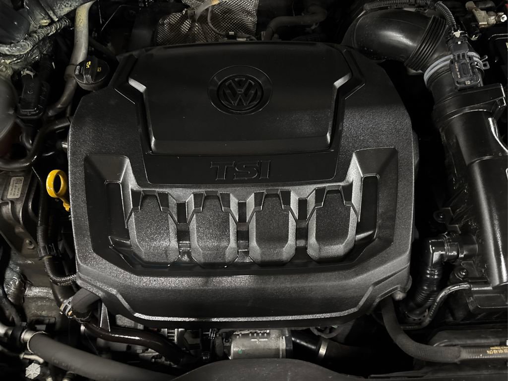 Used 2019 Volkswagen Tiguan SE w/ Panoramic Sunroof Package image 13