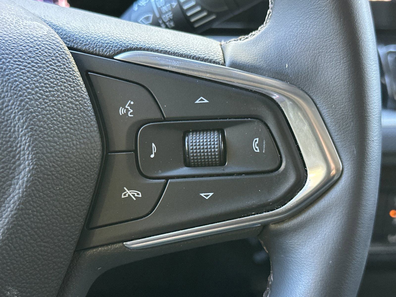 Used 2024 Chevrolet TrailBlazer LT w/ LT Cold Weather Package image 27