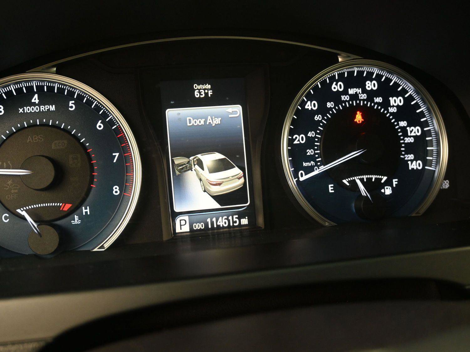 Used 2017 Toyota Camry LE FWD image 3