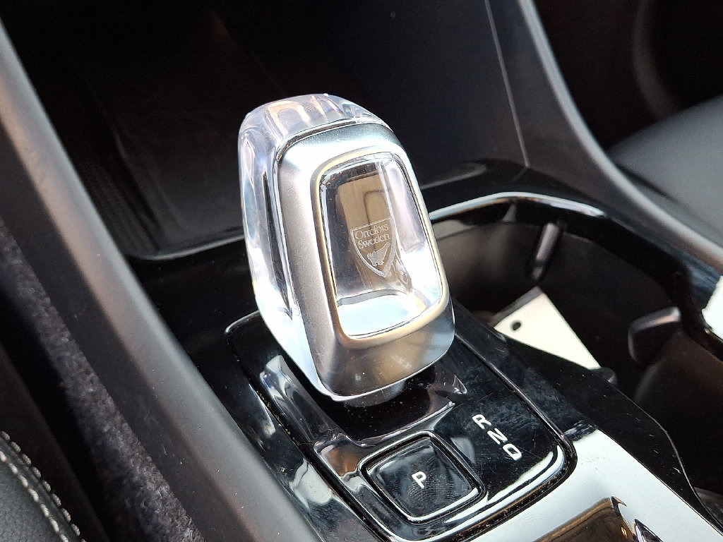 Certified 2026 Volvo XC40 B5 Plus AWD/4WD image 18