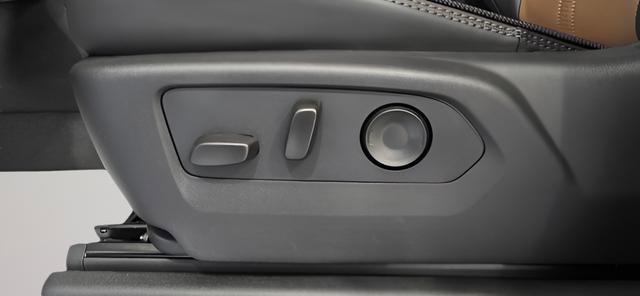 New 2026 Chevrolet Silverado 2500 High Country w/ Technology Package image 16