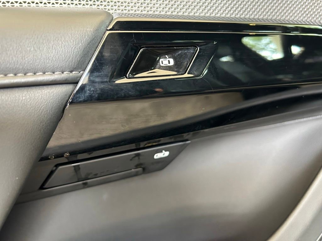 Used 2025 BMW 740i RWD image 42