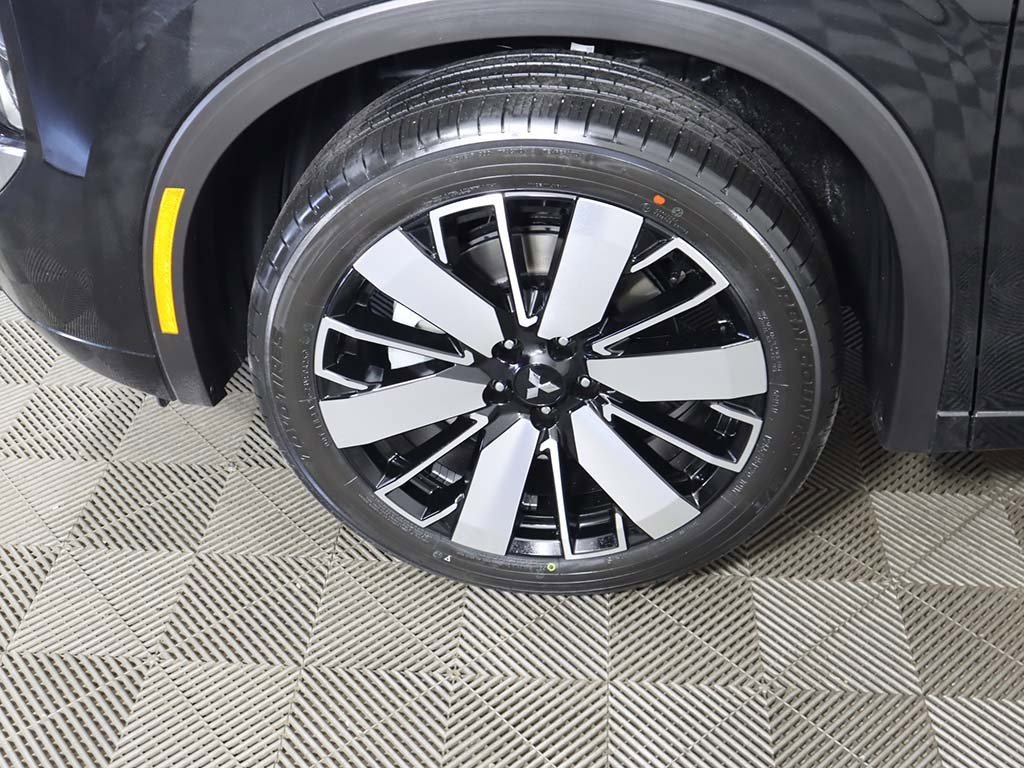 New 2025 Mitsubishi Outlander AWD image 25