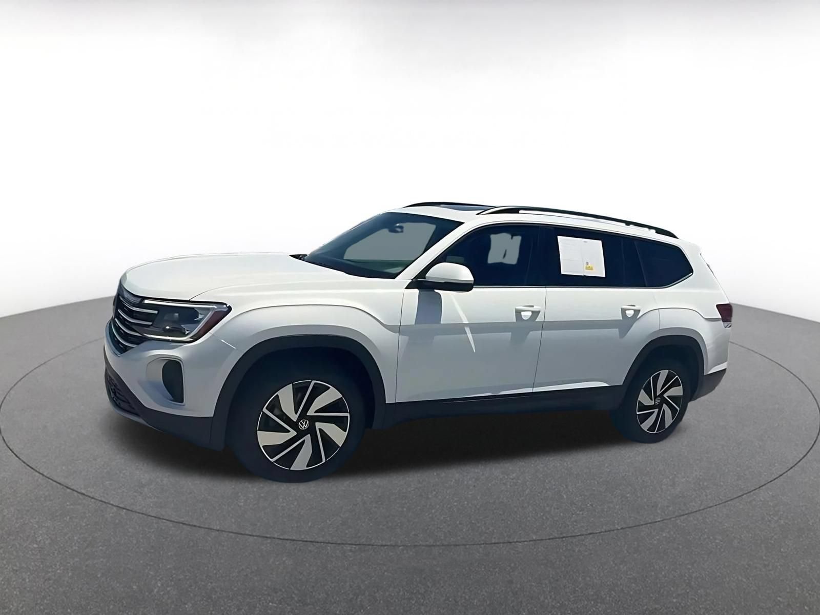 Used 2026 Volkswagen Atlas SE FWD image 9