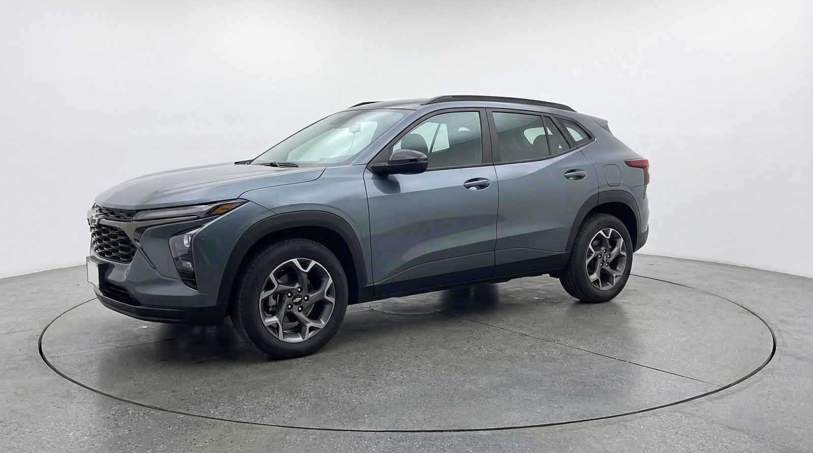 Used 2025 Chevrolet Trax LT image 3