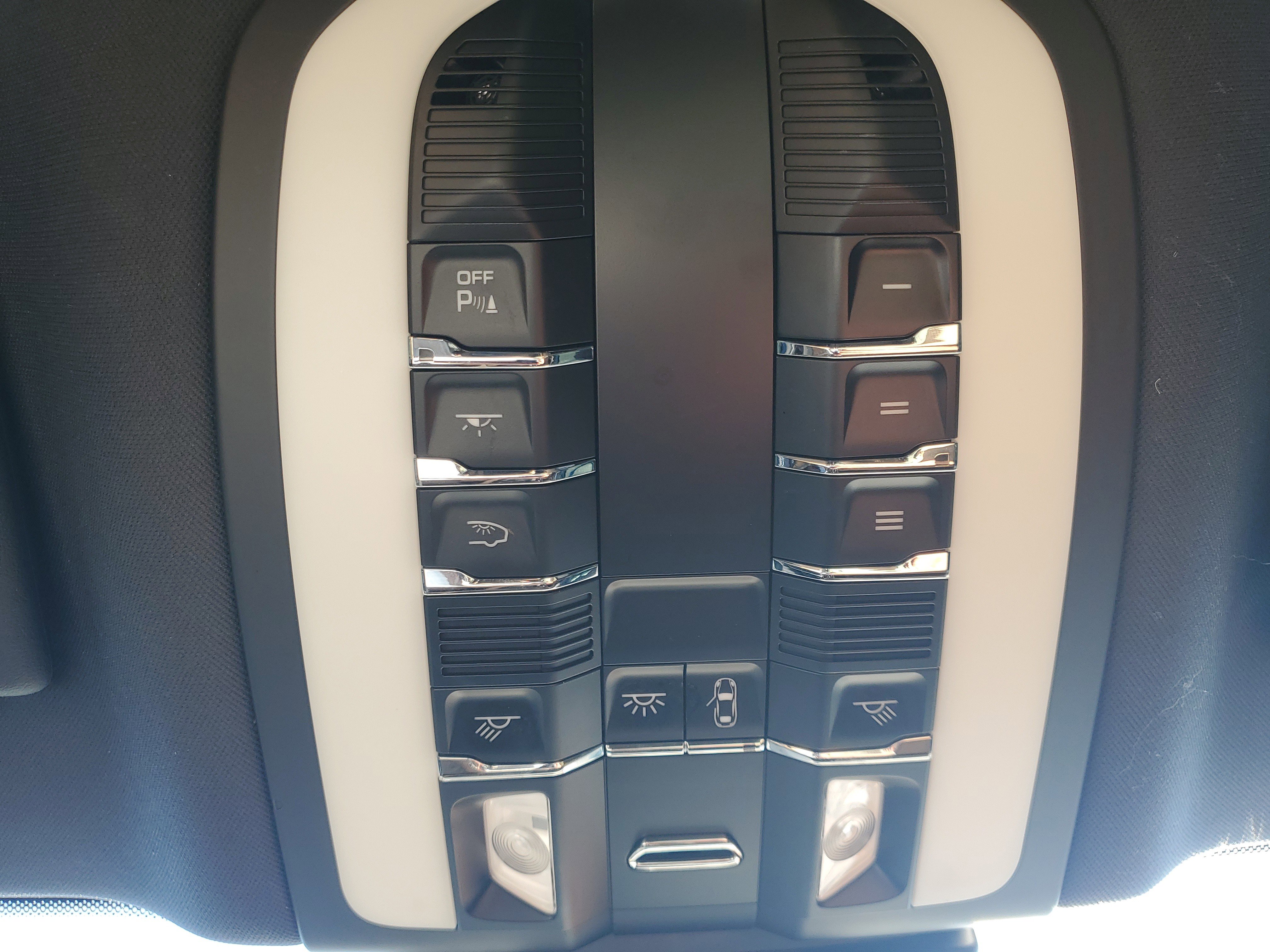 Used 2021 Porsche Macan image 28