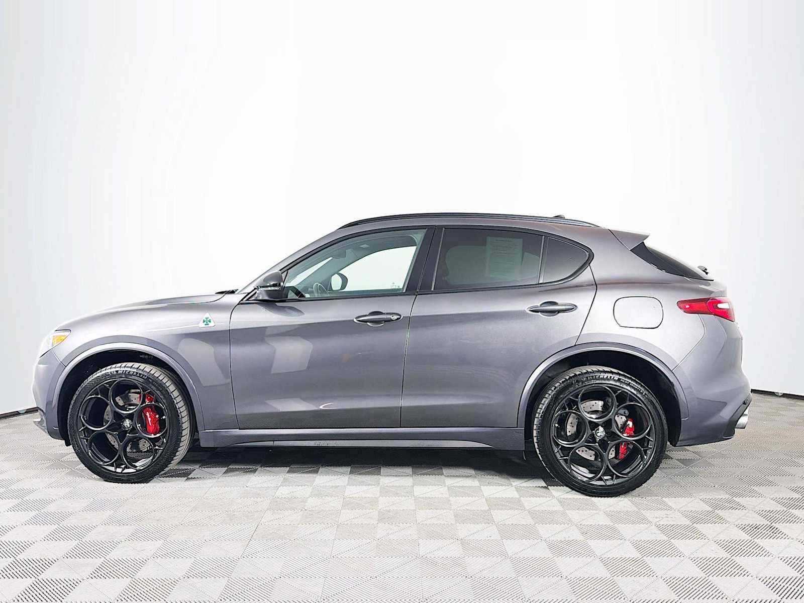 Used 2023 Alfa Romeo Stelvio Quadrifoglio AWD/4WD image 8