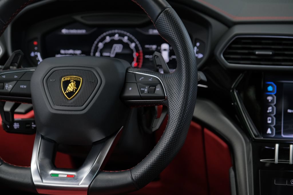 Used 2022 Lamborghini Urus AWD/4WD image 59