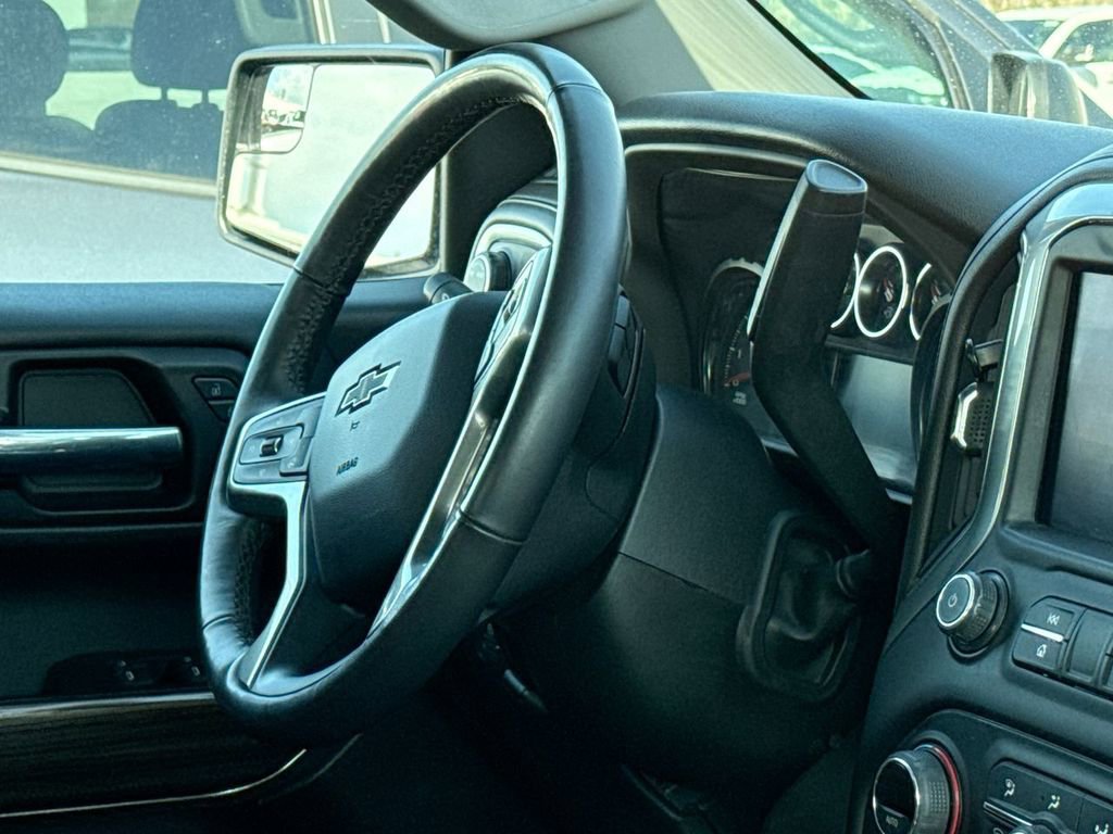 Used 2022 Chevrolet Silverado 1500 LT Trail Boss w/ LPO, Dark Essentials Package AWD/4WD image 11