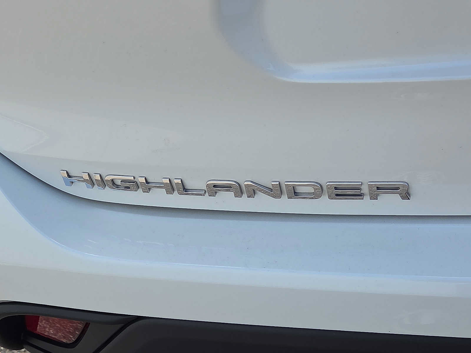 Used 2021 Toyota Highlander LE AWD/4WD image 30