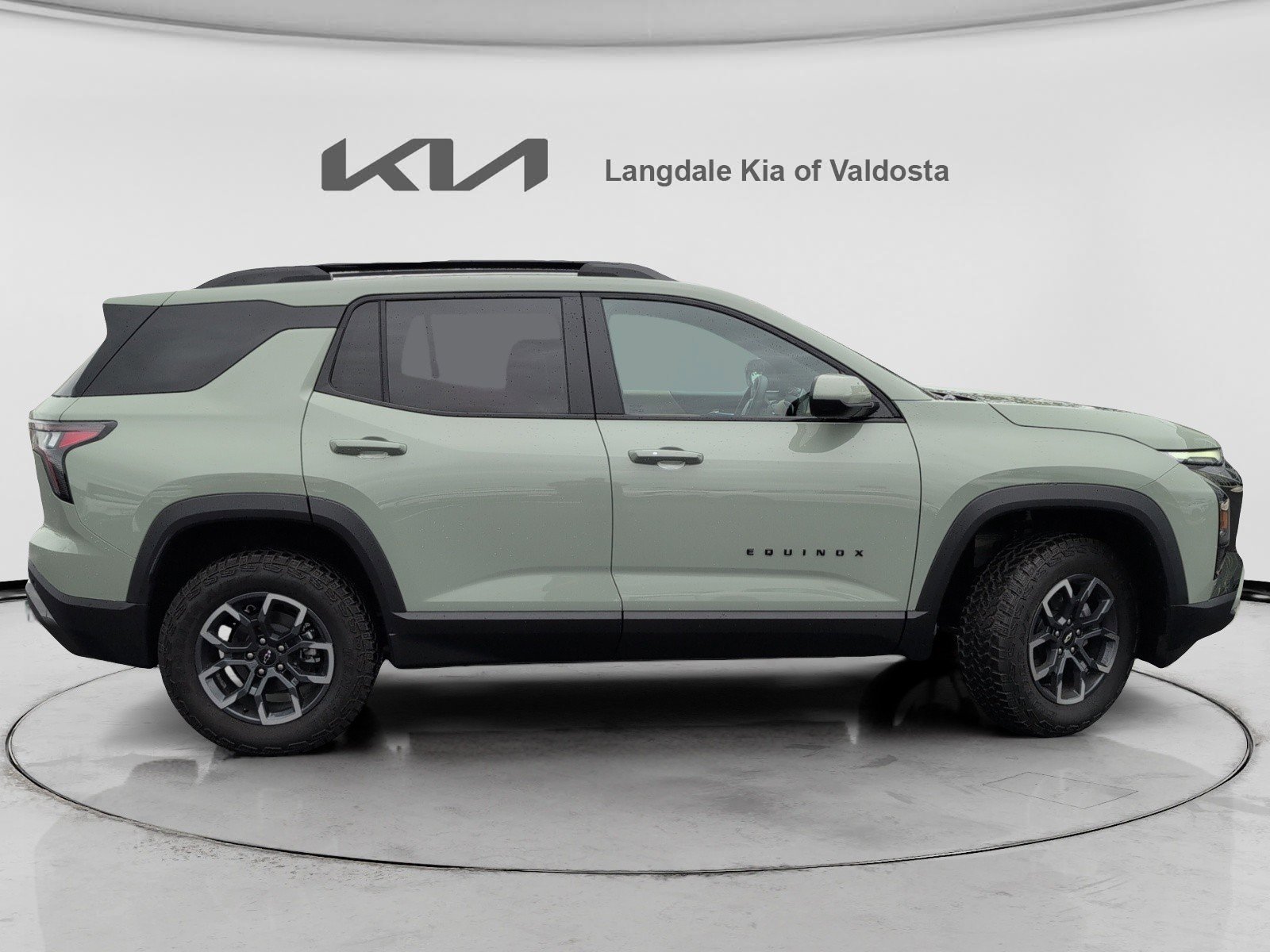 Used 2026 Chevrolet Equinox ACTIV image 3