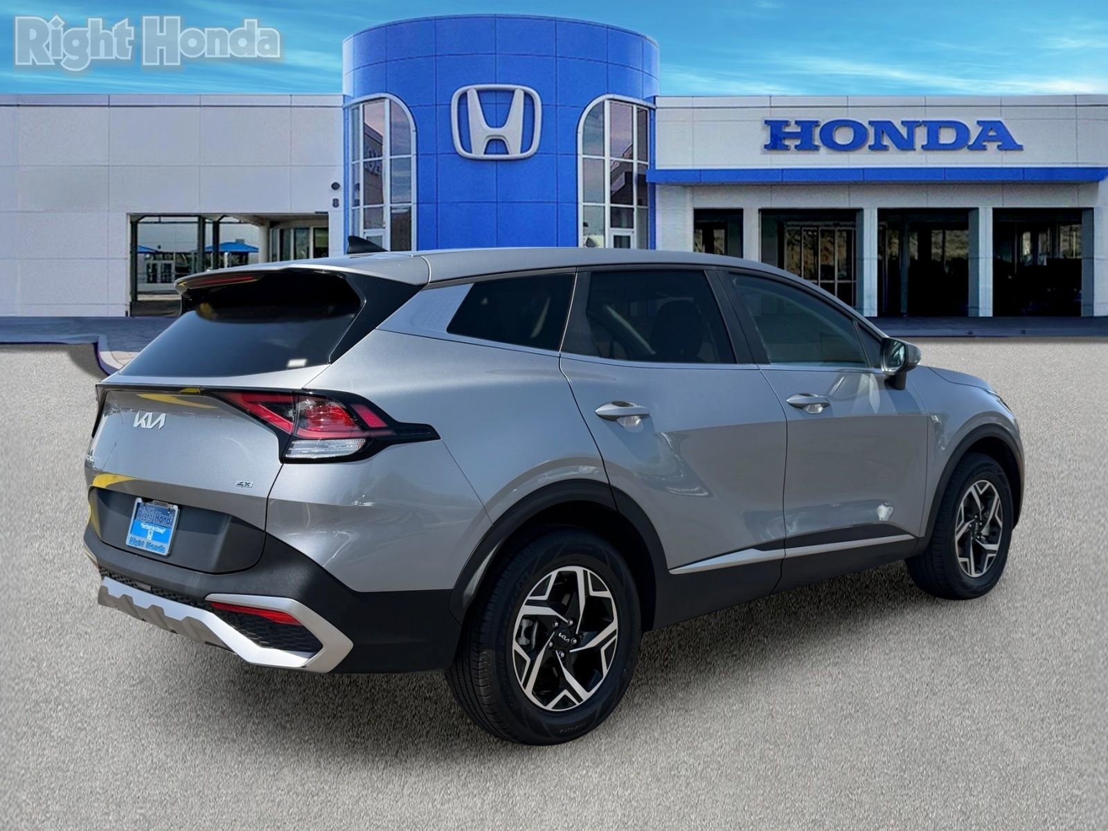 Used 2024 Kia Sportage LX AWD/4WD image 7