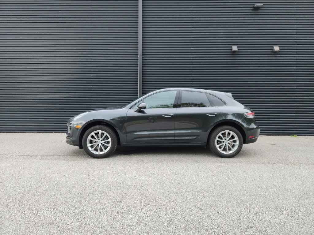New 2025 Porsche Macan image 2