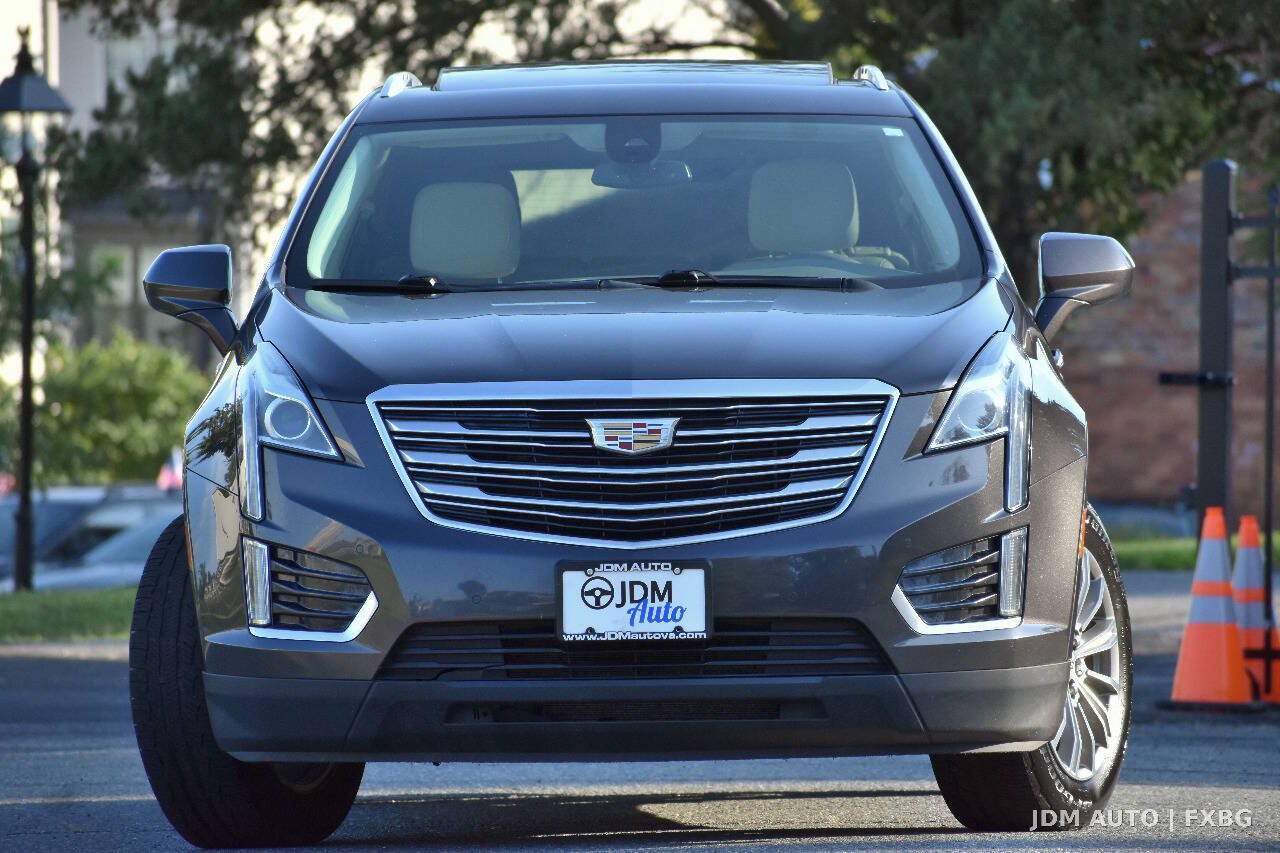 Used 2017 Cadillac XT5 Luxury w/ Driver Awareness Package AWD/4WD image 3