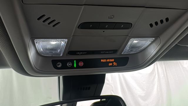 Used 2024 GMC Terrain SLT image 32