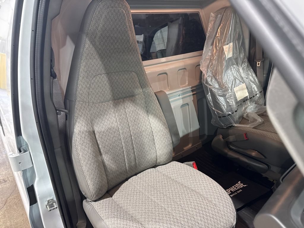 New 2024 GMC Savana 2500 w/ Driver Convenience Package RWD image 27